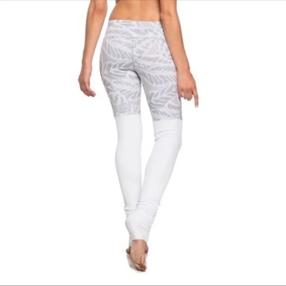 Alo Yoga Goddess palm leaf leggings size small